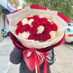 艾斯维娜鲜花速递33朵红玫瑰花束送女友生日礼物同城花店配送 33朵玫瑰混搭花束