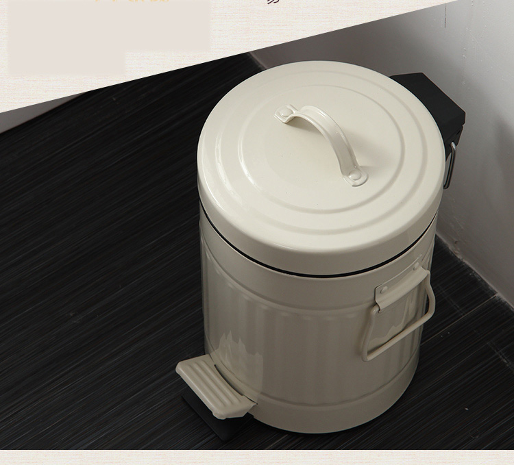 
                                        
                                        欧润哲 垃圾桶缓降静音 5L 脚踏式翻盖双挽手圆形罗马纹纸篓 象牙白                