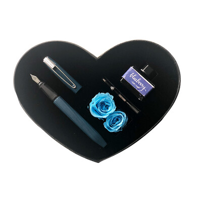 European collar online pen Germany imported Slope heart gift set holiday gift birthday gift high-end pen gift box dark blue
European collar online pen Germany imported Slope heart gift set holiday gift birthday gift high-end pen gift box dark blue