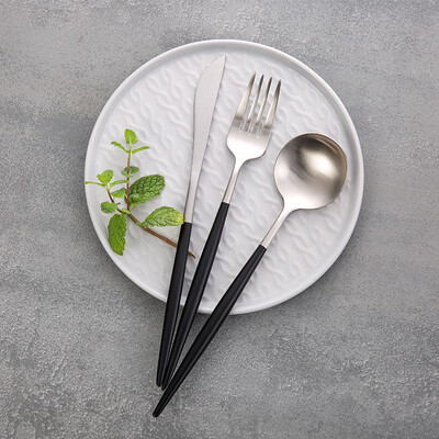 Beijing Tokyo made 304 stainless steel Western steak knife&fork three pieces set with black silver suit
Beijing Tokyo made 304 stainless steel Western steak knife&fork three pieces set with black silver suit