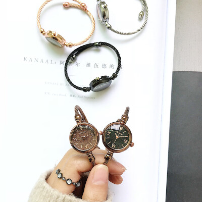 New bracelet academic watch female students Korean version of retro small fresh Mori girl department simple small hand fine
New bracelet academic watch female students Korean version of retro small fresh Mori girl department simple small hand fine