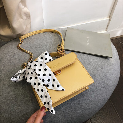 New small bag female 2019 new wave Korean version of the wild Messenger bag chain shoulder bag wave point scarf handbag
New small bag female 2019 new wave Korean version of the wild Messenger bag chain shoulder bag wave point scarf handbag