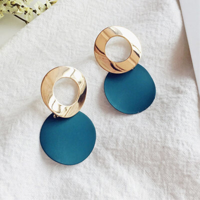 EK501 Hot Sale Simple Hollow Metal Round Pendant Earrings for Women Geometric Circle Dangle Earrings Jewelry Wholesale Orecchini
EK501 Hot Sale Simple Hollow Metal Round Pendant Earrings for Women Geometric Circle Dangle Earrings Jewelry Wholesale Orecchini