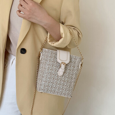 Female bag 2019 new Sen Mao wool bucket bag popular girl Messenger bag small bag ins chain handbag
Female bag 2019 new Sen Mao wool bucket bag popular girl Messenger bag small bag ins chain handbag