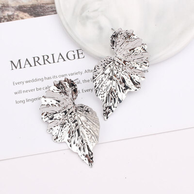 E1022 Big Leaf Flower Hanging Earrings Statement Metal Painted Earrings For Women Wholesale Jewelry Accessories Pendientes Mujer
E1022 Big Leaf Flower Hanging Earrings Statement Metal Painted Earrings For Women Wholesale Jewelry Accessories Pendientes Mujer