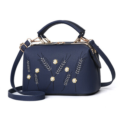Female bag 2019 new bag female metal European&American fashion casual handbags Messenger shoulder bag
Female bag 2019 new bag female metal European&American fashion casual handbags Messenger shoulder bag