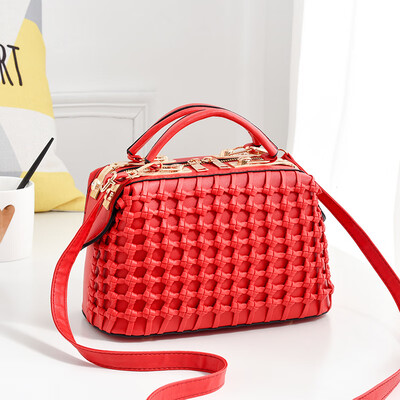 2019 spring new European&American fashion womens handbags tide solid color steel clip handbags foreign trade hot sale
2019 spring new European&American fashion womens handbags tide solid color steel clip handbags foreign trade hot sale