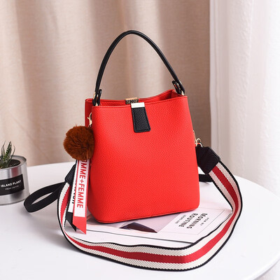 On the new womens bag tide Korean version of Joker shoulder Messenger bag fashion broadband simple bucket bag
On the new womens bag tide Korean version of Joker shoulder Messenger bag fashion broadband simple bucket bag