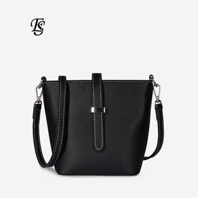 ESHUNFA 2019 new fashion solid color simple womens shoulder bucket bag Messenger bag ES951 4325
ESHUNFA 2019 new fashion solid color simple womens shoulder bucket bag Messenger bag ES951 4325