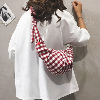 Plaid bag female 2019 new wave Korean version of the wild Sen girl bag Harajuku student canvas shoulder Messenger bag
Plaid bag female 2019 new wave Korean version of the wild Sen girl bag Harajuku student canvas shoulder Messenger bag