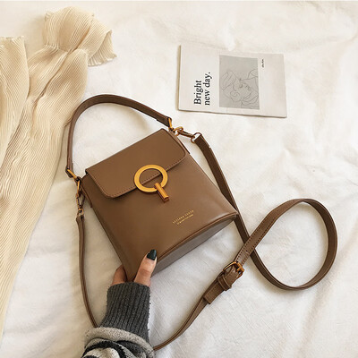 Chic retro wild bag female 2019 new Korean fashion single shoulder texture casual portable slung bucket bag
Chic retro wild bag female 2019 new Korean fashion single shoulder texture casual portable slung bucket bag