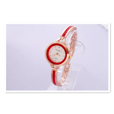 2018 sleek minimalist digital female student Korean version of the waterproof quartz bracelet chain watch retro trend small diamond
2018 sleek minimalist digital female student Korean version of the waterproof quartz bracelet chain watch retro trend small diamond