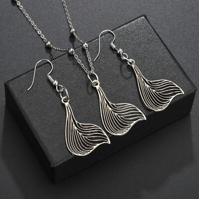 Necklace Earrings Set Simple Women Fashion Jewelry Hollow Flower Fish Gold And Silver Necklace Pendant Alloy Set Wedding Jewelry
Necklace Earrings Set Simple Women Fashion Jewelry Hollow Flower Fish Gold And Silver Necklace Pendant Alloy Set Wedding Jewelry