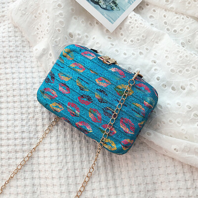 2019 new casual wild chic lip print personality Messenger bag female fashion tide sequins chain shoulder small square bag
2019 new casual wild chic lip print personality Messenger bag female fashion tide sequins chain shoulder small square bag