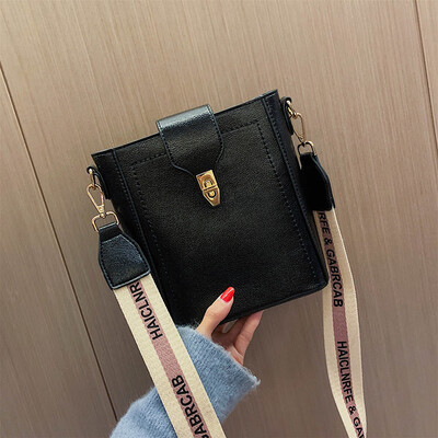 Bag female new wild retro lock single back Messenger bag fashion broadband mother package tide
Bag female new wild retro lock single back Messenger bag fashion broadband mother package tide