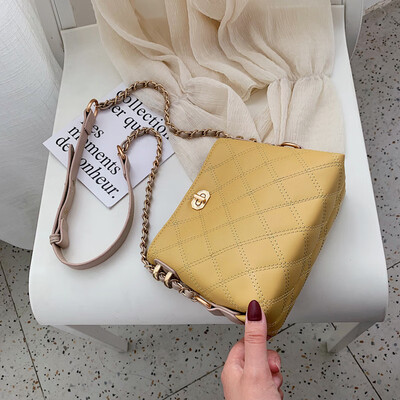 Summer small bag female 2019 popular new summer tide Korean version of the wild slung fashion single shoulder rhombic chain bag
Summer small bag female 2019 popular new summer tide Korean version of the wild slung fashion single shoulder rhombic chain bag