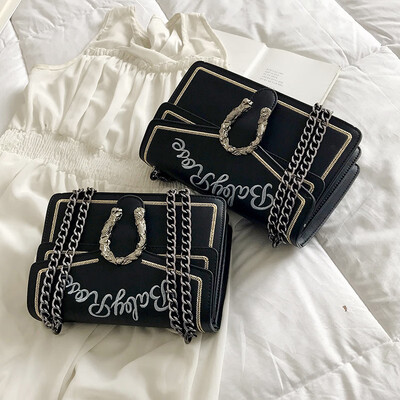 Qiao Bani 2019 new European&American style fashion trend embroidered line letters Bacchus bag shoulder diagonal trend female bag
Qiao Bani 2019 new European&American style fashion trend embroidered line letters Bacchus bag shoulder diagonal trend female bag