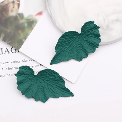 Bohemia Big Leaves Pendant Earrings for Women New Design Fashion Metal Leaf Earrings Wedding Jewelry Exaggerated Christmas Gift
Bohemia Big Leaves Pendant Earrings for Women New Design Fashion Metal Leaf Earrings Wedding Jewelry Exaggerated Christmas Gift