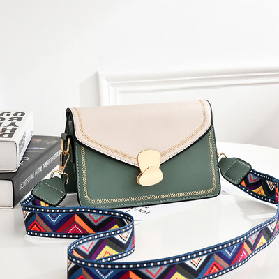 Summer new small bag female 2019 new wave Korean version ins wild fashion ladies shoulder Messenger bag 
Summer new small bag female 2019 new wave Korean version ins wild fashion ladies shoulder Messenger bag