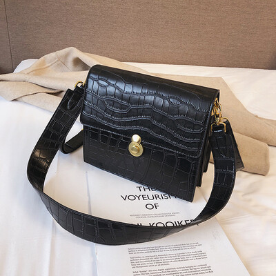 Chobani 2019 new South Korea ins fashion simple crocodile pattern solid color flip bag shoulder diagonal tide handbag
Chobani 2019 new South Korea ins fashion simple crocodile pattern solid color flip bag shoulder diagonal tide handbag