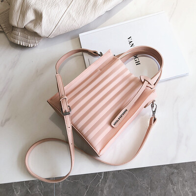 Qiao Bani 2019 new Korean chic fashion solid color pleats mother bag shoulder bag diagonal cross trend handbags
Qiao Bani 2019 new Korean chic fashion solid color pleats mother bag shoulder bag diagonal cross trend handbags