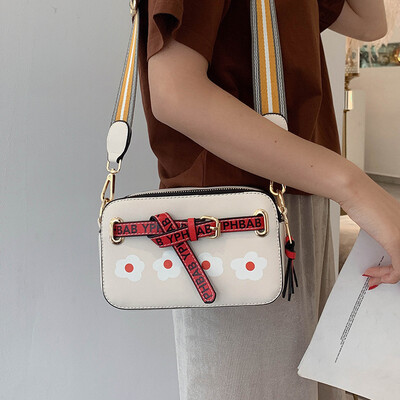 Fashion flower shoulder bag handbag 2019 new fashion Messenger bag summer small fresh wild red small bag
Fashion flower shoulder bag handbag 2019 new fashion Messenger bag summer small fresh wild red small bag