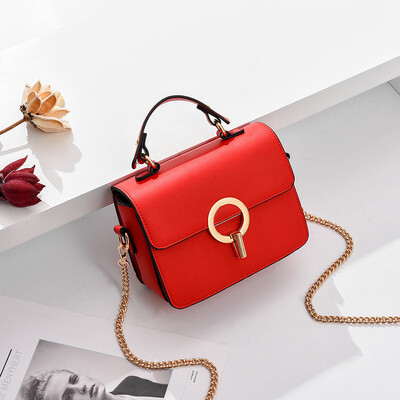 The new womens Korean version of the hand-held chain single-shoulder bag is fashionable&the foreign gas slanted the small squ
The new womens Korean version of the hand-held chain single-shoulder bag is fashionable&the foreign gas slanted the small squ