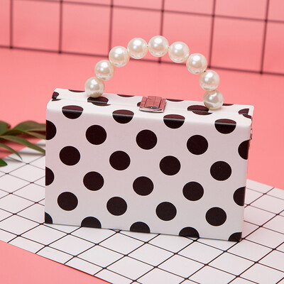 Tailored Female Bag Pearl Wave Point Small Square Bag Chain Shoulder Bag Shoulder Bag
Tailored Female Bag Pearl Wave Point Small Square Bag Chain Shoulder Bag Shoulder Bag