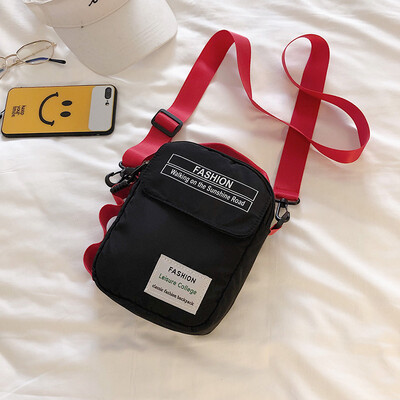 2019 new fashion personality letter Messenger bag casual wild hit color shoulder bag female Korean version of the cool cool nylon bag
2019 new fashion personality letter Messenger bag casual wild hit color shoulder bag female Korean version of the cool cool nylon bag