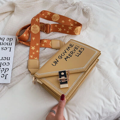 Senior sense of foreign style womens bag summer fashion broadband womens bag new 2019 Korean version of wild ins slung small squ
Senior sense of foreign style womens bag summer fashion broadband womens bag new 2019 Korean version of wild ins slung small squ