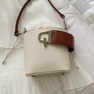 Summer womens bag tide 2019 new bag slanted 100 lap Korean version of single shoulder fashion handheld bucket bag
Summer womens bag tide 2019 new bag slanted 100 lap Korean version of single shoulder fashion handheld bucket bag