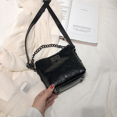 Senior sense bag female 2019 new wave Korean version of fashion casual wild single shoulder slung rhombic chain bucket bag
Senior sense bag female 2019 new wave Korean version of fashion casual wild single shoulder slung rhombic chain bucket bag
