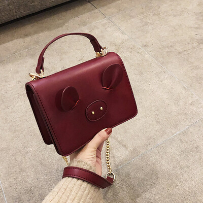 Qiao Bani 2019 new South Korea Dongdaemun fashion solid color chain flip bag hand strap shoulder diagonal female bag
Qiao Bani 2019 new South Korea Dongdaemun fashion solid color chain flip bag hand strap shoulder diagonal female bag