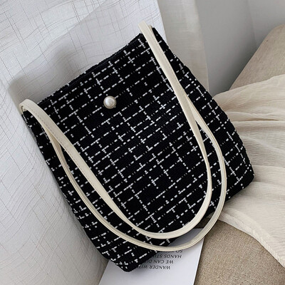 The new small bag girl 2019 is popular with the new fashion Korean version of the 100-lap girl one-shoulder bag fashion bucket bag
The new small bag girl 2019 is popular with the new fashion Korean version of the 100-lap girl one-shoulder bag fashion bucket bag