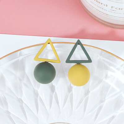 2019 new brand design triangle candy color earrings generous fashion temperament summer earrings gift Korea earrings for women
2019 new brand design triangle candy color earrings generous fashion temperament summer earrings gift Korea earrings for women