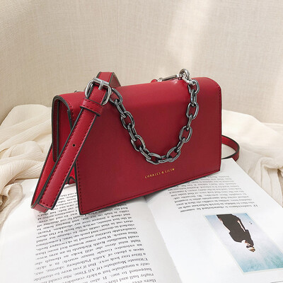 Qiao Bani 2019 new Korean fashion Dongdaemun solid color C chain K small square bag wild shoulder diagonal female bag
Qiao Bani 2019 new Korean fashion Dongdaemun solid color C chain K small square bag wild shoulder diagonal female bag