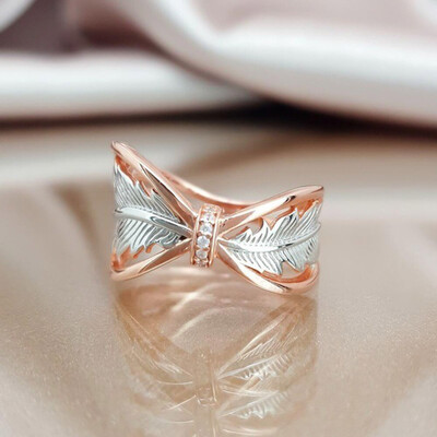 Women Fashion Rose Gold Zircon Leaf Ring Female Personality Jewelry Anniversary Gift
Women Fashion Rose Gold Zircon Leaf Ring Female Personality Jewelry Anniversary Gift