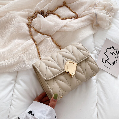 Ins summer texture popular small Korean Joker chain bag women 2019 new fashion casual slung womens bags
Ins summer texture popular small Korean Joker chain bag women 2019 new fashion casual slung womens bags