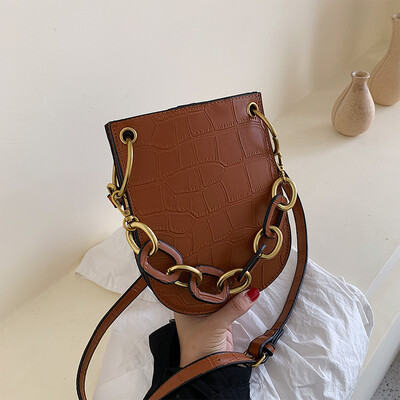 Senior sense of foreign style womens bag simple retro crocodile pattern bag new 2019 fashion shoulder slung saddle bag
Senior sense of foreign style womens bag simple retro crocodile pattern bag new 2019 fashion shoulder slung saddle bag