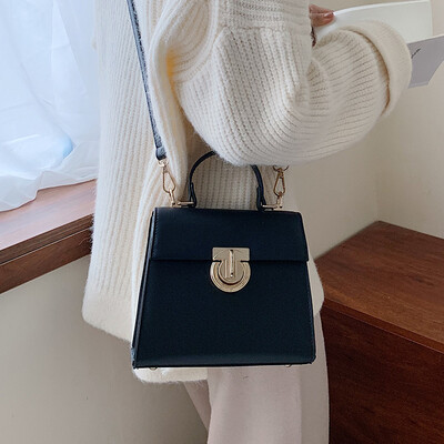 Retro small square bag female bag 2019 autumn new Korean fashion single shoulder Messenger bag wild white small bag
Retro small square bag female bag 2019 autumn new Korean fashion single shoulder Messenger bag wild white small bag