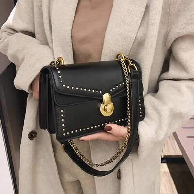 Bag female 2019 new wave Korean version of the wild chain shoulder Messenger bag net red texture fashion rivet small square bag
Bag female 2019 new wave Korean version of the wild chain shoulder Messenger bag net red texture fashion rivet small square bag