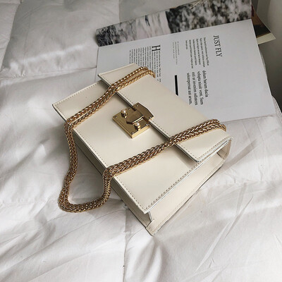Spring new chic bag female 2019 new Korean version of the wild single shoulder slung fashion chain texture small square bag
Spring new chic bag female 2019 new Korean version of the wild single shoulder slung fashion chain texture small square bag