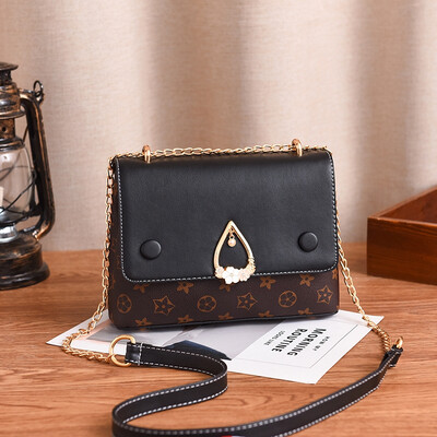 New wave Korean version of shoulder Messenger bag fashion simple Joker girl chain bag ladies
New wave Korean version of shoulder Messenger bag fashion simple Joker girl chain bag ladies