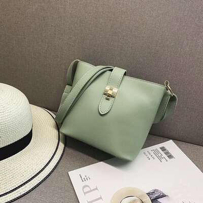 2019 new net red bucket bag female Korean version of the simple wild shoulder bag chic fashion retro Messenger bag
2019 new net red bucket bag female Korean version of the simple wild shoulder bag chic fashion retro Messenger bag