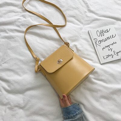 2019 new net red casual bucket bag female Korean version of the simple wild shoulder bag chic fashion retro Messenger bag
2019 new net red casual bucket bag female Korean version of the simple wild shoulder bag chic fashion retro Messenger bag