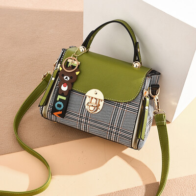 Summer womens new fashion Korean version of 100-handheld fashion ladies shoulder slanting small square bag
Summer womens new fashion Korean version of 100-handheld fashion ladies shoulder slanting small square bag
