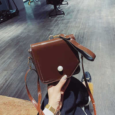Tailored Women Retro Small bag Simple Patent Leather Small Square Bag Chic Shoulder Bag
Tailored Women Retro Small bag Simple Patent Leather Small Square Bag Chic Shoulder Bag