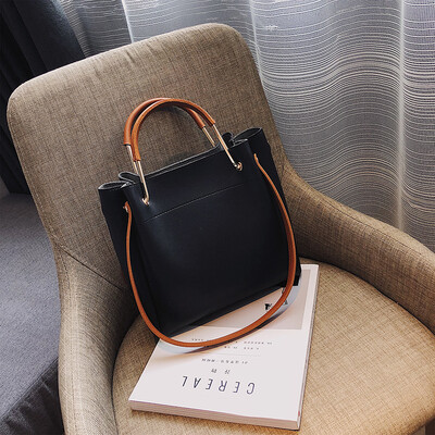 Fall on the new small bag women 2019 new tide Korean version of Joker hand bill of lading shoulder fashion slung bucket bag women
Fall on the new small bag women 2019 new tide Korean version of Joker hand bill of lading shoulder fashion slung bucket bag women