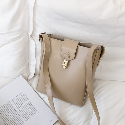 Qiao Bani 2019 new Korean chic fashion solid color simple child bucket bag shoulder diagonal female bag wholesale
Qiao Bani 2019 new Korean chic fashion solid color simple child bucket bag shoulder diagonal female bag wholesale