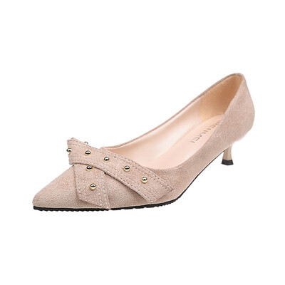 Small fresh high heels woman spring Korean version of sharp rivets fine heels single shoes girls work shoes
Small fresh high heels woman spring Korean version of sharp rivets fine heels single shoes girls work shoes